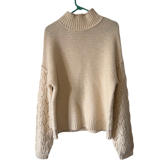 Universal Thread Sweaters - 3/$20 Universal Thread Cream Long Sleeve Sweater